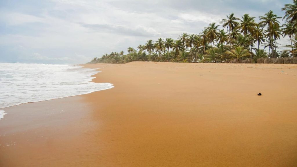 La plage de Grand Bassam 1