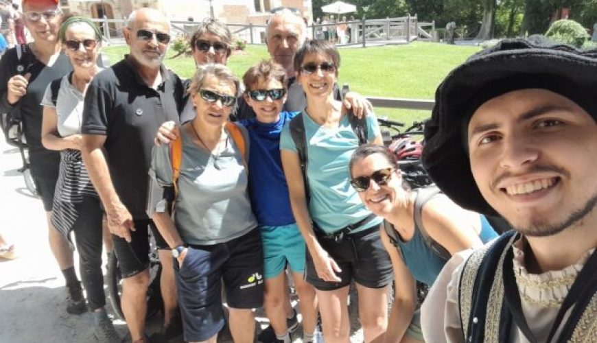 découvrez l'art de l'hospitalité et le monde fascinant du tourisme. plongez dans des expériences uniques qui allient accueil chaleureux et découvertes inoubliables. que vous soyez voyageur ou professionnel du secteur, explorez comment ces deux univers se rencontrent pour enrichir vos aventures.