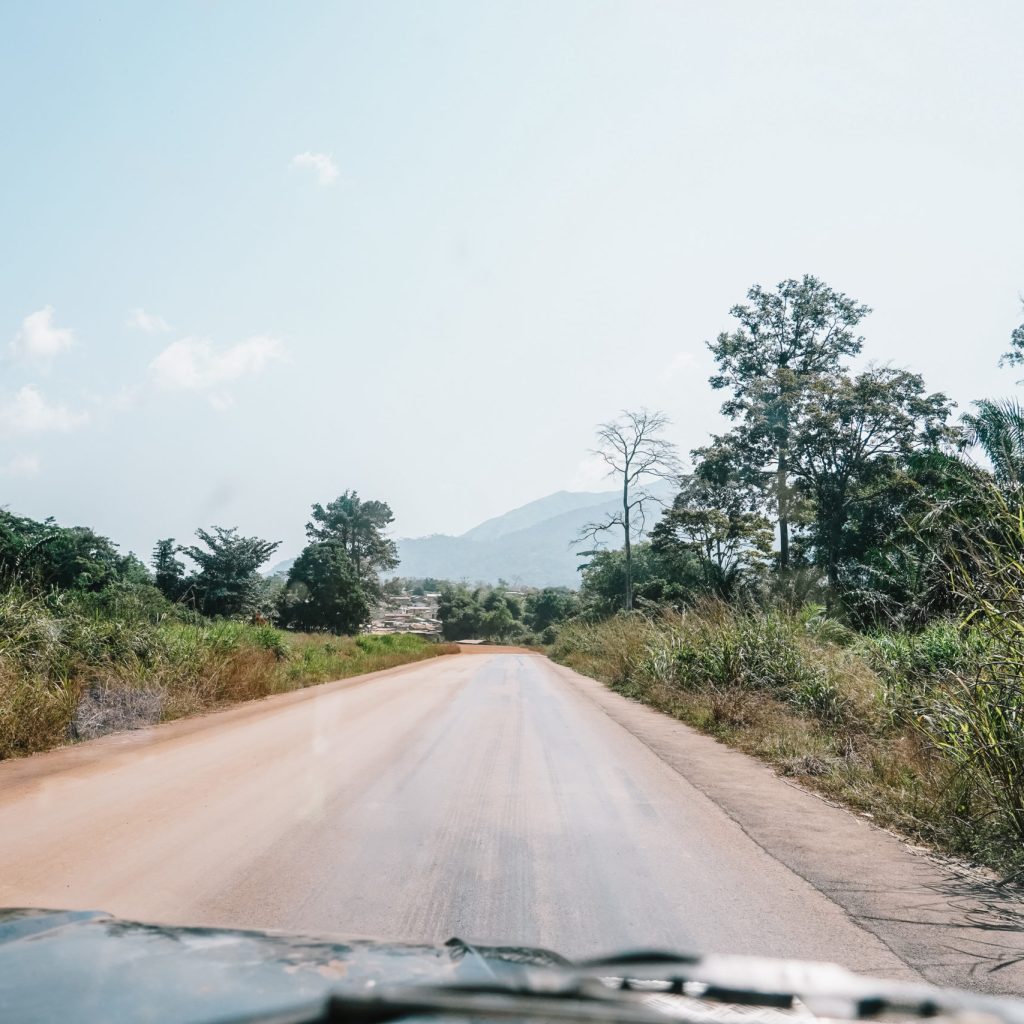 découvrez comment manger en toute sécurité à abidjan grâce à nos conseils pratiques et recommandations. profitez de la délicieuse cuisine ivoirienne tout en préservant votre santé et votre bien-être. suivez nos astuces pour éviter les risques alimentaires et savourer vos plats préférés en toute sérénité.