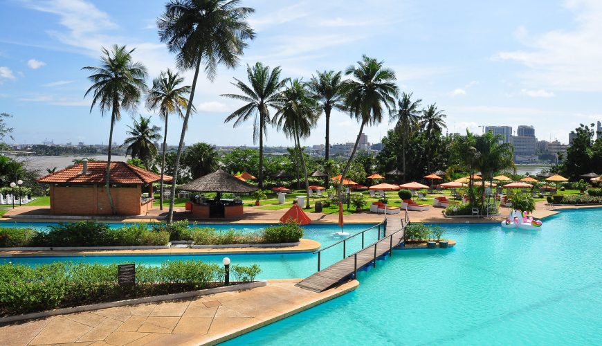 découvrez la beauté de la côte d'ivoire à travers ses paysages majestueux, sa riche culture et ses plages paradisiaques. plongez dans l'aventure du tourisme ivoirien et explorez ses parcs nationaux, ses villes animées et sa gastronomie savoureuse pour une expérience inoubliable.