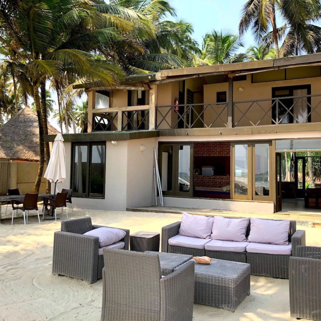 découvrez les meilleures locations de vacances à assinie, un véritable paradis tropical sur la côte ivoirienne. profitez de plages de sable fin, d'activités nautiques et d'une ambiance relaxante pour un séjour inoubliable en famille ou entre amis.