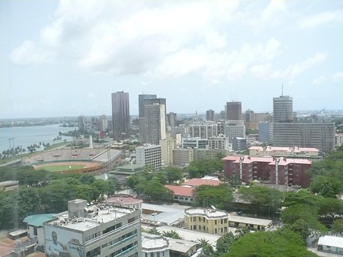 découvrez les meilleures activités à abidjan, la vibrante capitale économique de la côte d'ivoire. entre visites culturelles, restaurants savoureux, plages ensoleillées et événements animés, vivez une expérience inoubliable et plongez au cœur de l'effervescence ivoirienne.