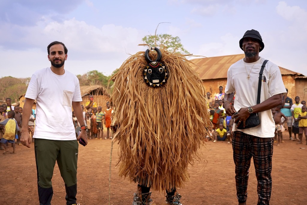 découvrez les nombreuses activités passionnantes à yamoussoukro, la capitale politique de la côte d'ivoire. explorez la basilique notre-dame de la paix, promenadez dans les jardins luxuriants et appréciez la culture locale à travers des visites de musées et de marchés traditionnels.