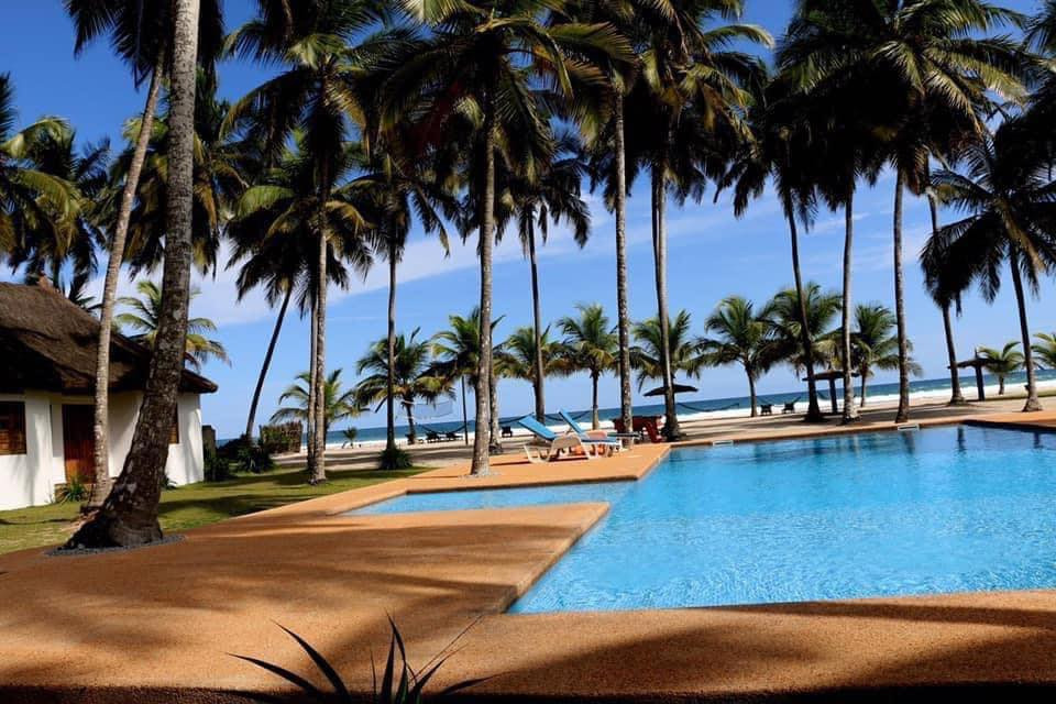 découvrez assinie, une destination idyllique en côte d'ivoire, connue pour ses plages paradisiaques, sa nature luxuriante et son ambiance paisible. parfaite pour des vacances relaxantes ou des escapades en famille, assinie offre des activités variées, des restaurants savoureux et un cadre enchanteur. planifiez votre séjour et plongez dans cette destination incontournable.