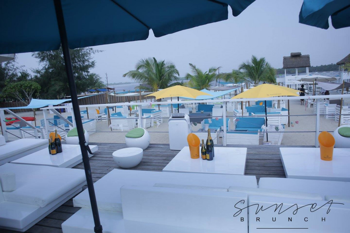 découvrez assinie, une magnifique destination balnéaire en côte d'ivoire, réputée pour ses plages de sable fin, ses activités nautiques et son ambiance paisible. idéale pour les amateurs de nature et de détente, assinie offre un cadre enchanteur pour vos vacances.