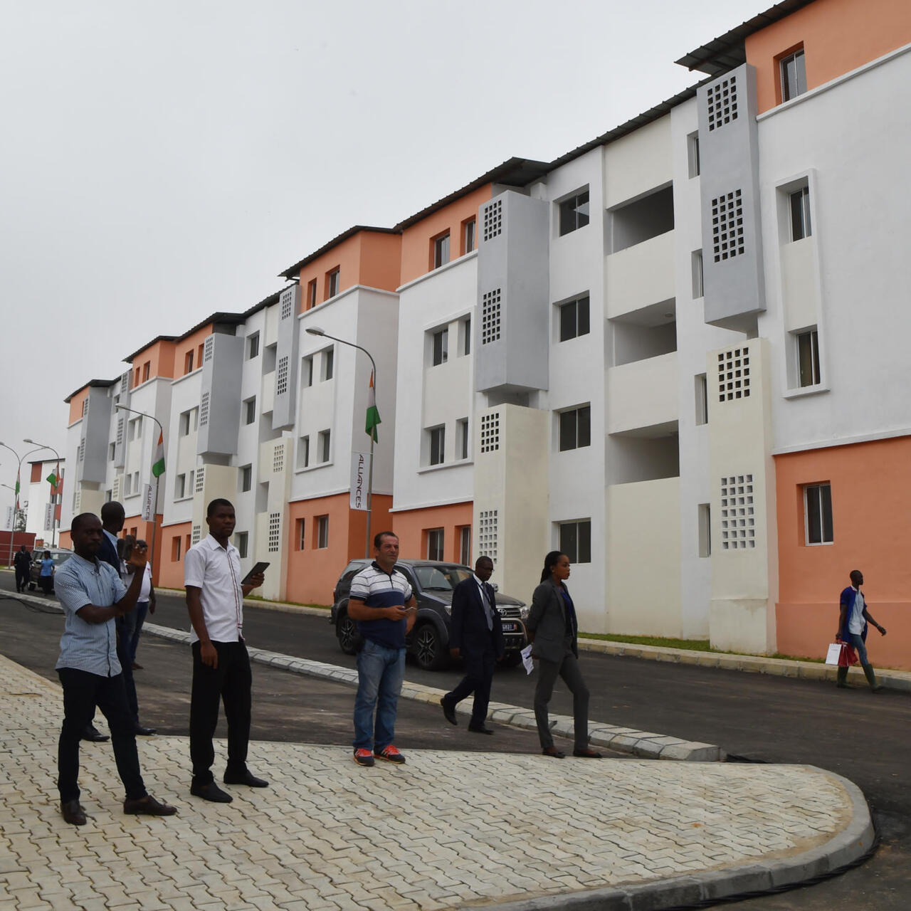 découvrez les meilleures options de logement à abidjan : appartements modernes, maisons spacieuses et appartements à proximité des commodités. trouvez votre chez-vous idéal dans la capitale économique de la côte d'ivoire.
