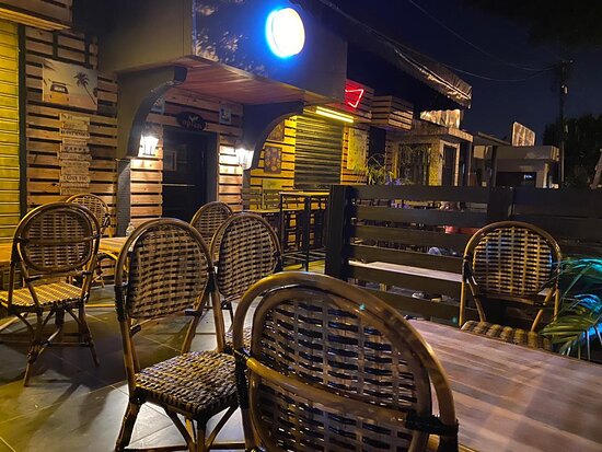 découvrez le meilleur moment à abidjan ! explorez les événements incontournables, les lieux à visiter et les activités à ne pas manquer dans cette vibrante métropole ivoirienne. profitez de conseils pratiques pour vivre une expérience inoubliable.
