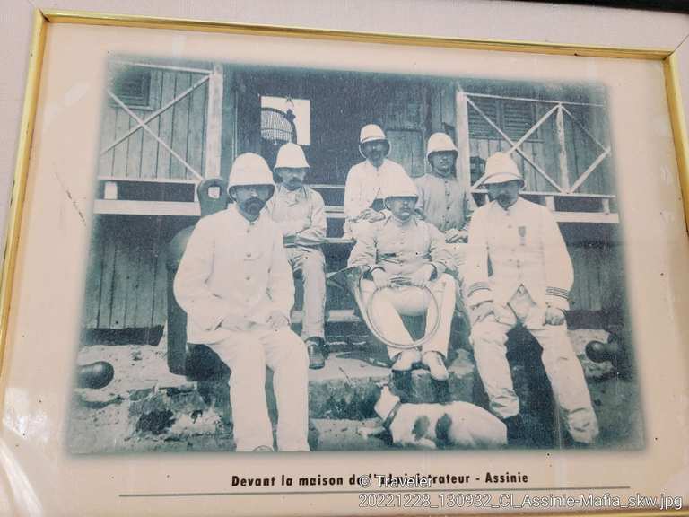découvrez le musée assinie, un lieu fascinant qui met en valeur l'histoire et la culture de cette région côtière de la côte d'ivoire. explorez des expositions uniques, des artefacts historiques et des œuvres d'art qui racontent l'identité et le patrimoine de la communauté locale.