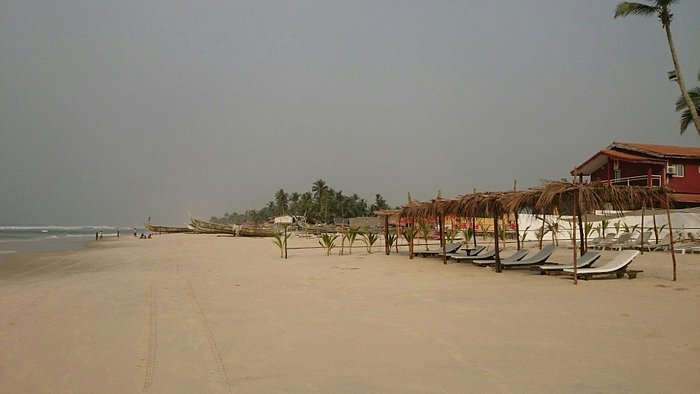 découvrez les plages d'assinie, un véritable paradis tropical sur la côte ivoirienne. profitez de ses eaux cristallines, de son sable doré et d'une atmosphère paisible pour des vacances inoubliables. activités nautiques, détente et paysages enchanteurs vous attendent.