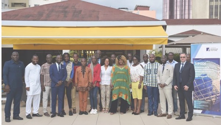 découvrez les enjeux de la sécurité à abidjan, les initiatives locales pour garantir la sûreté des citoyens et les conseils pratiques pour une vie quotidienne sereine dans la capitale économique de la côte d'ivoire.