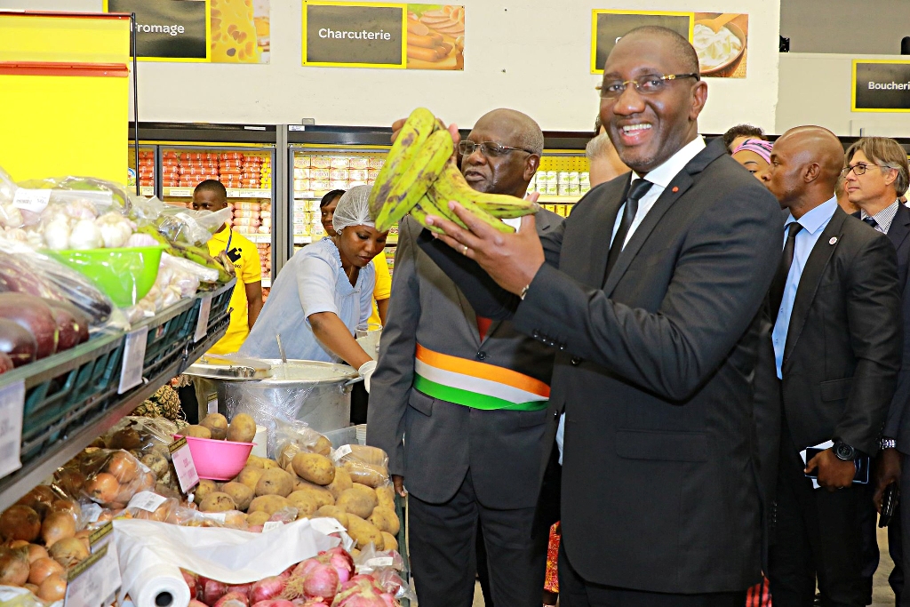 découvrez les meilleures adresses de shopping à abidjan ! explorez les marchés animés, les boutiques tendance et les centres commerciaux modernes pour une expérience de shopping inoubliable dans la capitale économique de la côte d'ivoire.