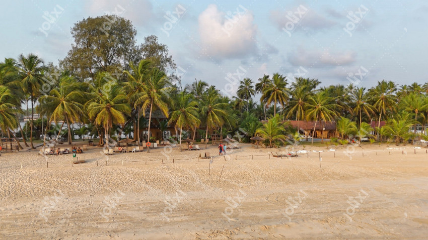 découvrez assinie, une destination balnéaire de rêve en côte d'ivoire, alliant plages paradisiaques, nature préservée et riche culture locale. profitez des activités nautiques, de la gastronomie ivoirienne et de l'hospitalité chaleureuse des habitants. assinie, un lieu idéal pour se ressourcer et vivre des moments inoubliables.