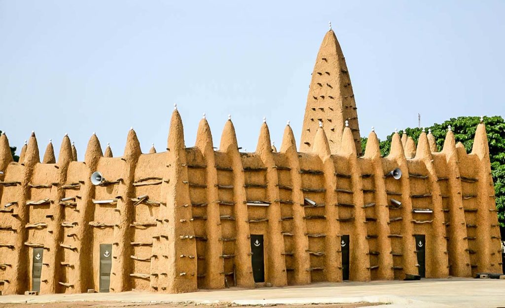 découvrez la beauté et la richesse culturelle de la côte d'ivoire à travers son tourisme. des plages magnifiques aux parcs nationaux, en passant par une gastronomie exquise, plongez dans une aventure unique au cœur de l'afrique de l'ouest.