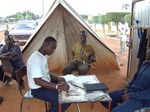 découvrez le rôle captivant du gérant de camping en nature ivoirienne, alliant gestion d'entreprise et immersion dans la beauté sauvage de la côte d'ivoire. explorez les défis et les joies d'encadrer des expériences uniques en plein air tout en préservant la biodiversité locale.