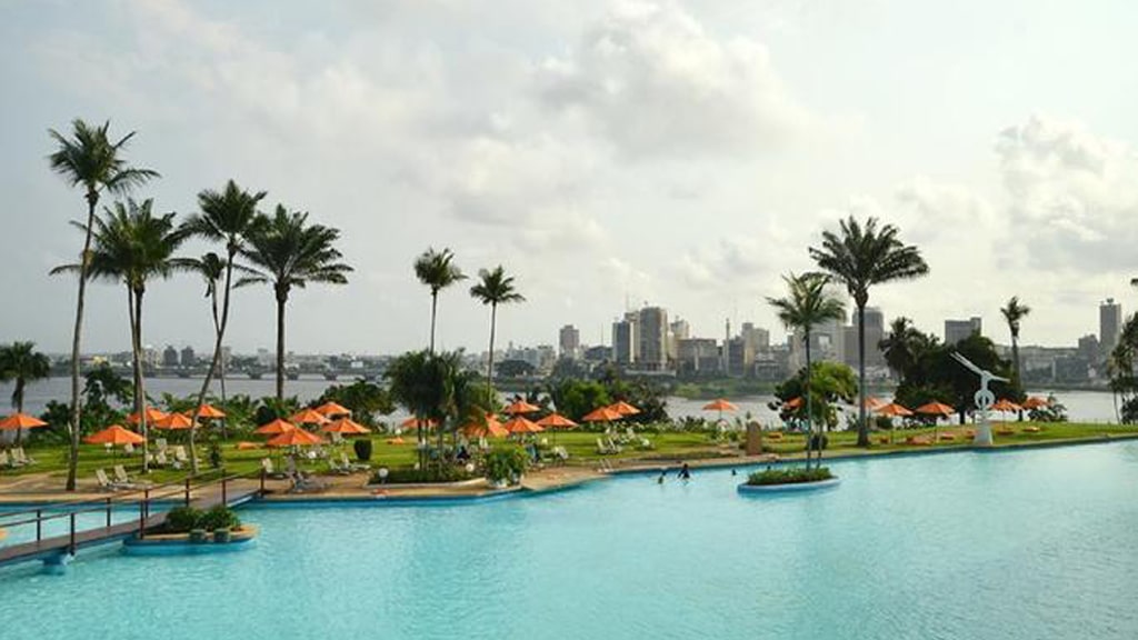 découvrez les trésors touristiques de la côte d'ivoire, des paysages époustouflants aux richesses culturelles uniques. explorez des plages paradisiaques, des parcs nationaux regorgeant de biodiversité et une gastronomie savoureuse qui ravira vos papilles. partez à l'aventure au cœur de cette destination fascinante qui allie traditions et modernité.