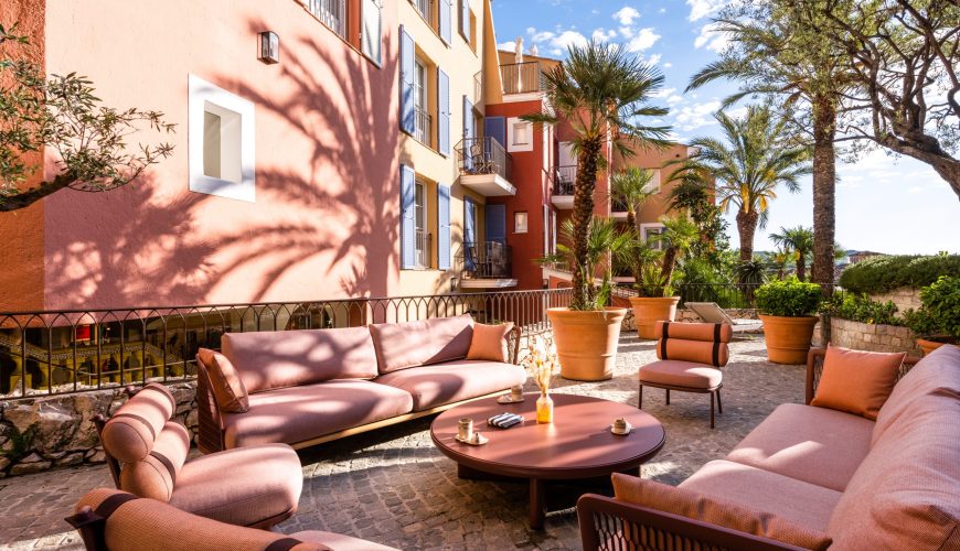 découvrez la revitalisation de l'hôtel président, un projet ambitieux qui allie modernité et heritage. plongez dans un univers où le confort rencontre l'élégance, offrant une expérience inoubliable aux voyageurs. situé au cœur de la ville, cet hôtel rénové promet des services de qualité et un cadre exceptionnel pour un séjour mémorable.