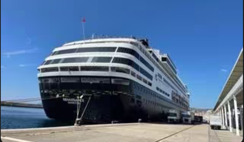 découvrez la beauté envoûtante de la côte d'ivoire à travers une croisière inoubliable. naviguez le long des côtes pittoresques, explorez des îles luxuriantes et plongez dans la culture locale tout en vous relaxant à bord. une aventure unique vous attend au cœur de l'afrique de l'ouest.