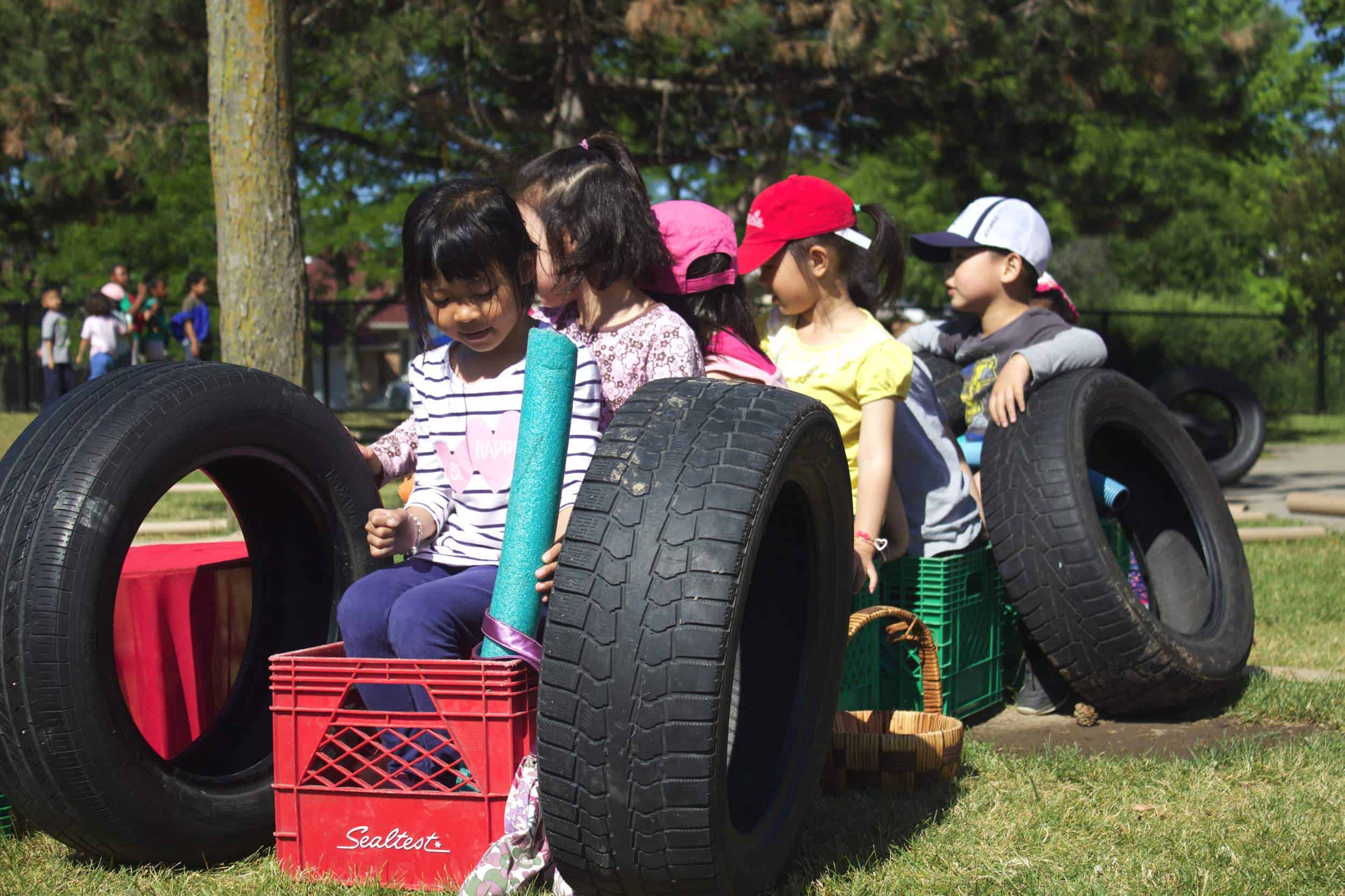participez à notre journée éducative dédiée aux jeux d'enfance. explorez l'importance du jeu dans le développement des enfants, découvrez des activités ludiques et apprenez des techniques pour stimuler la créativité et l'apprentissage. une expérience enrichissante pour les parents et les éducateurs !