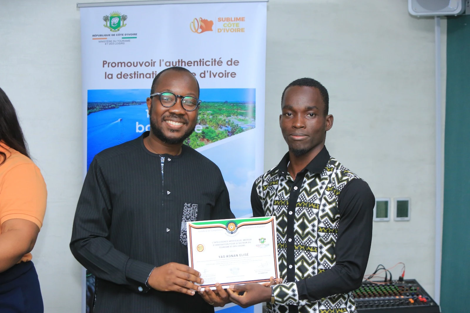 découvrez notre projet moderne dédié au tourisme en côte d'ivoire, mettant en avant les merveilles naturelles, la culture riche et l'hospitalité chaleureuse de ce pays. explorez des expériences uniques et innovantes qui redéfinissent le voyage en ivoirien.