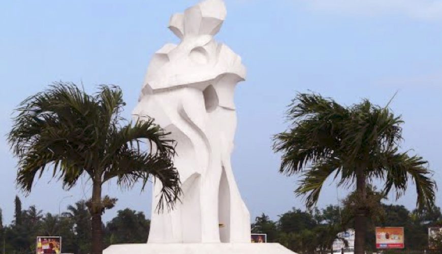 découvrez la richesse et la beauté de la côte d'ivoire à travers ses paysages paradisiaques, sa culture vibrante et ses traditions authentiques. explorez des destinations incontournables, des plages dorées aux parcs naturels époustouflants, et laissez-vous séduire par la diversité de ce pays fascinant.