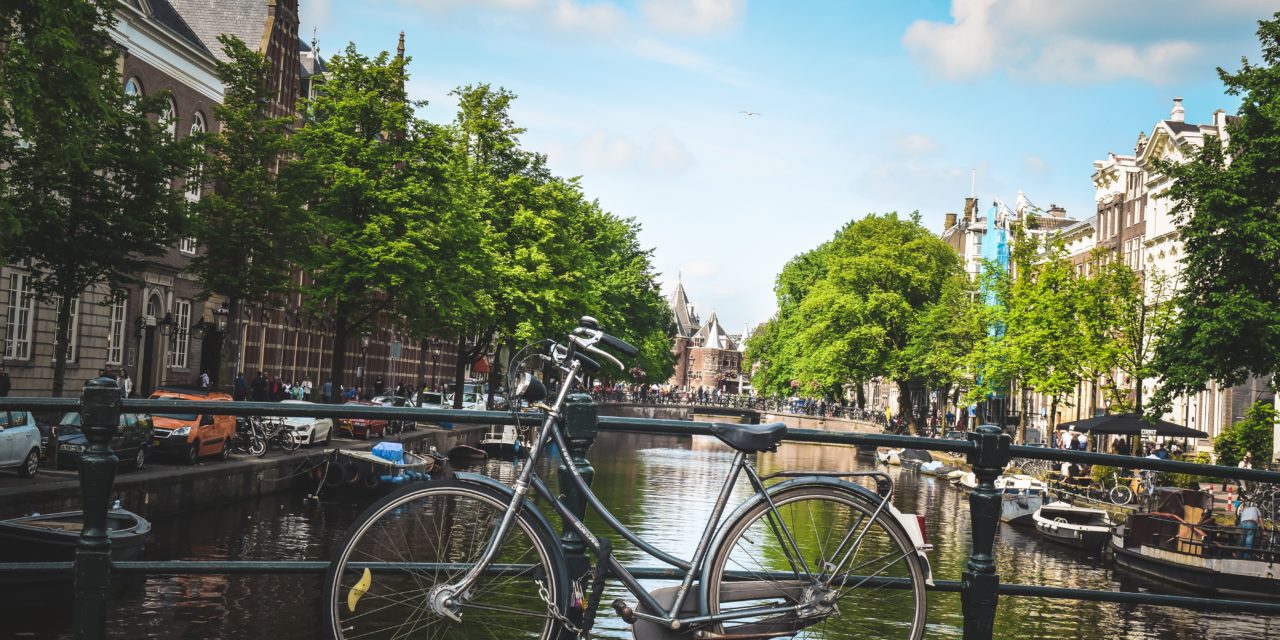 découvrez les trésors cachés de la ville lors de notre visite de tourisme urbain. explorez les sites emblématiques, profitez de l'architecture fascinante et plongez dans la culture locale. réveillez l'explorateur en vous et vivez une expérience inoubliable au cœur de l'urbanité !