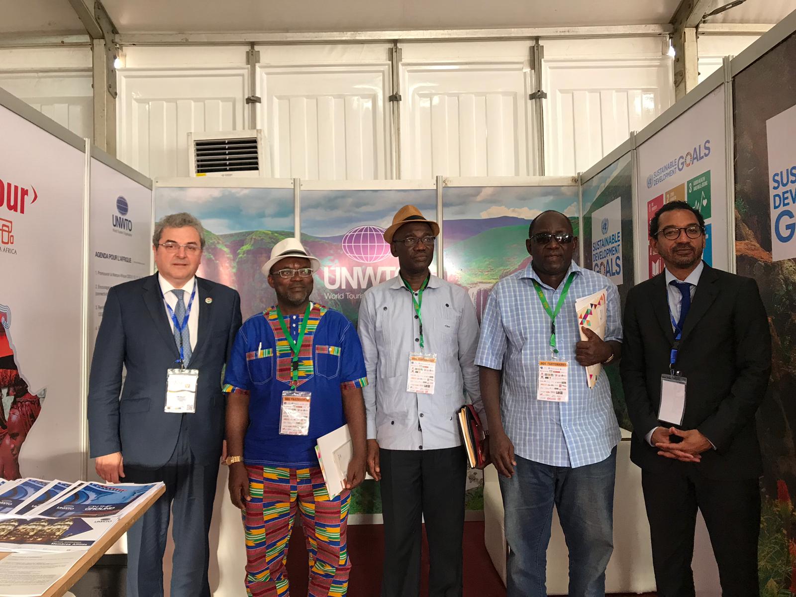 découvrez le forum tourisme côte d'ivoire, votre plateforme d'échange pour partager vos expériences, conseils et astuces de voyage. rejoignez une communauté passionnée et explorez les trésors cachés de la côte d'ivoire tout en bénéficiant de recommandations personnalisées.