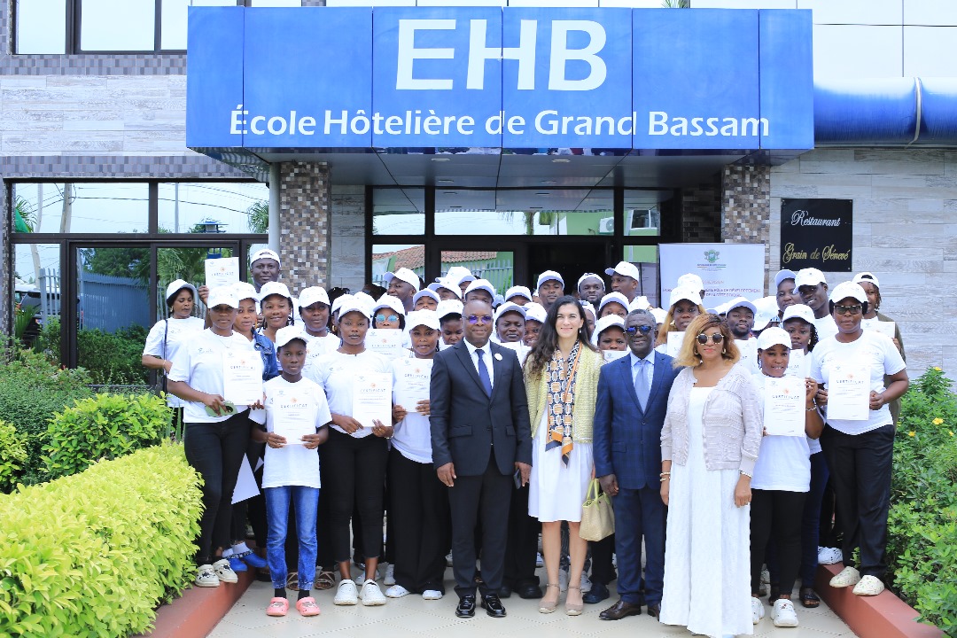 découvrez notre école touristique en côte d'ivoire : des formations professionnelles de qualité pour réussir dans les métiers du tourisme et de l'hôtellerie. inscrivez-vous dès maintenant pour un avenir prometteur !